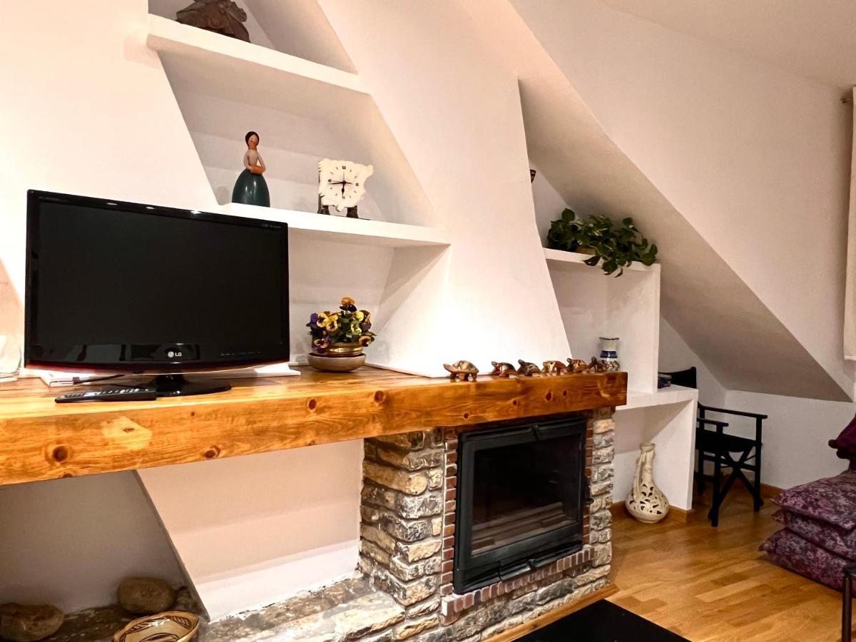 Apartamento Centrico Con Parking - L'Amfitriona Rialp Buitenkant foto