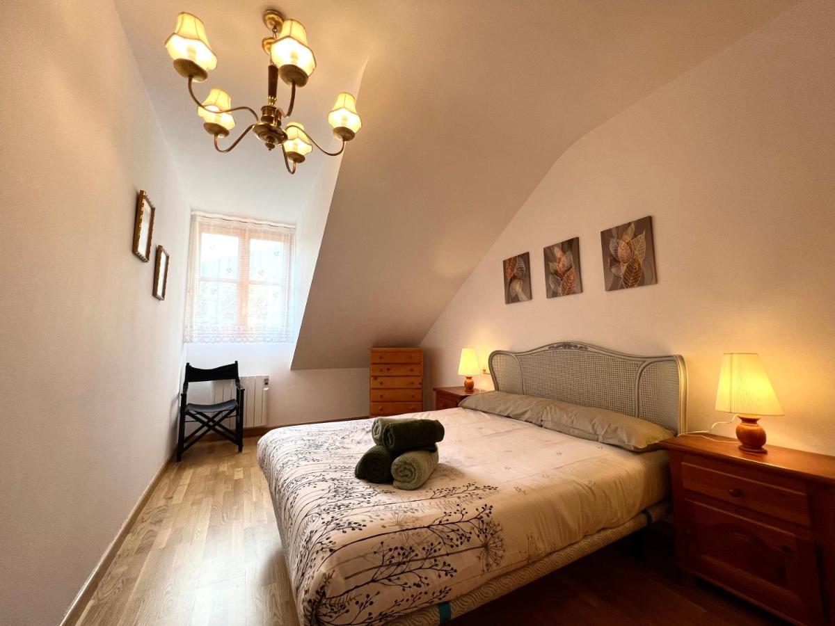 Apartamento Centrico Con Parking - L'Amfitriona Rialp Buitenkant foto
